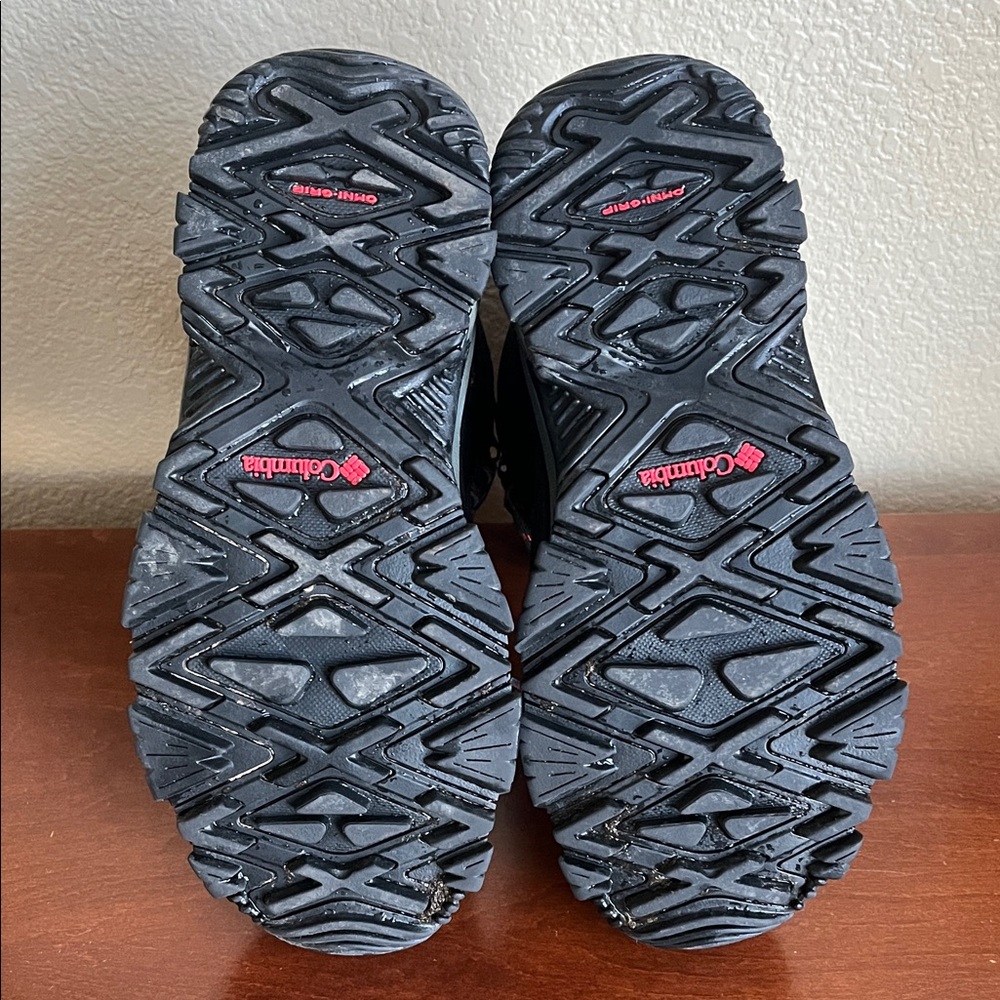 Columbia Black and Red Insulated Boots - Picture 6 of 13
